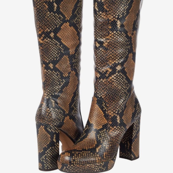 NEW Vince Camuto Snake Jestinal Platform Boots 8 - Picture 3 of 8